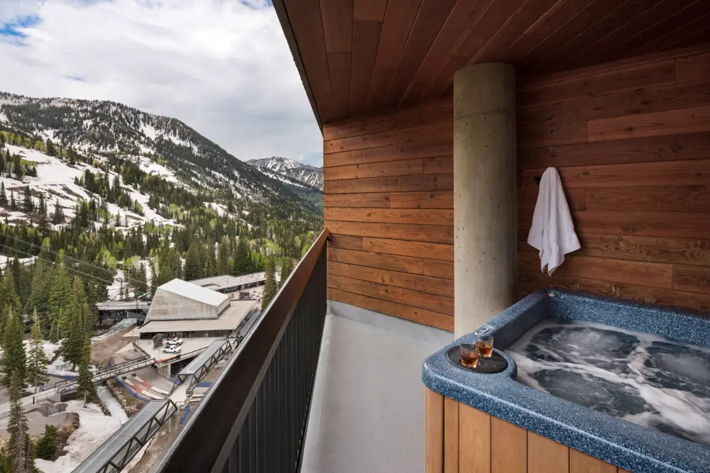 Cliff Club personal hot tub on the balcony