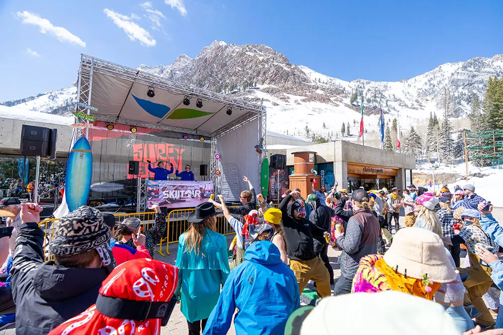 Spring concert series at Snowbird Plazapalopooza. People dancing on the plaza deck