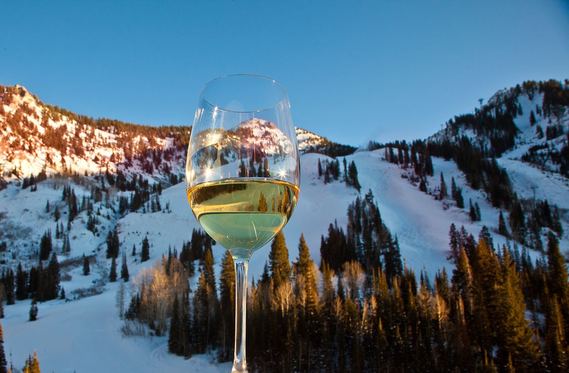 Enjoy a glass at one of Snowbird corporate party venues or luxury corporate retreats.